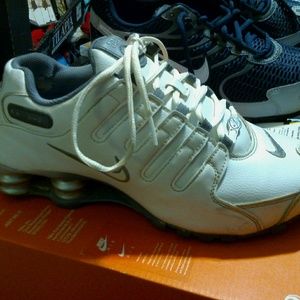 Ladies size 8 1/2 all leather white Nike shox
